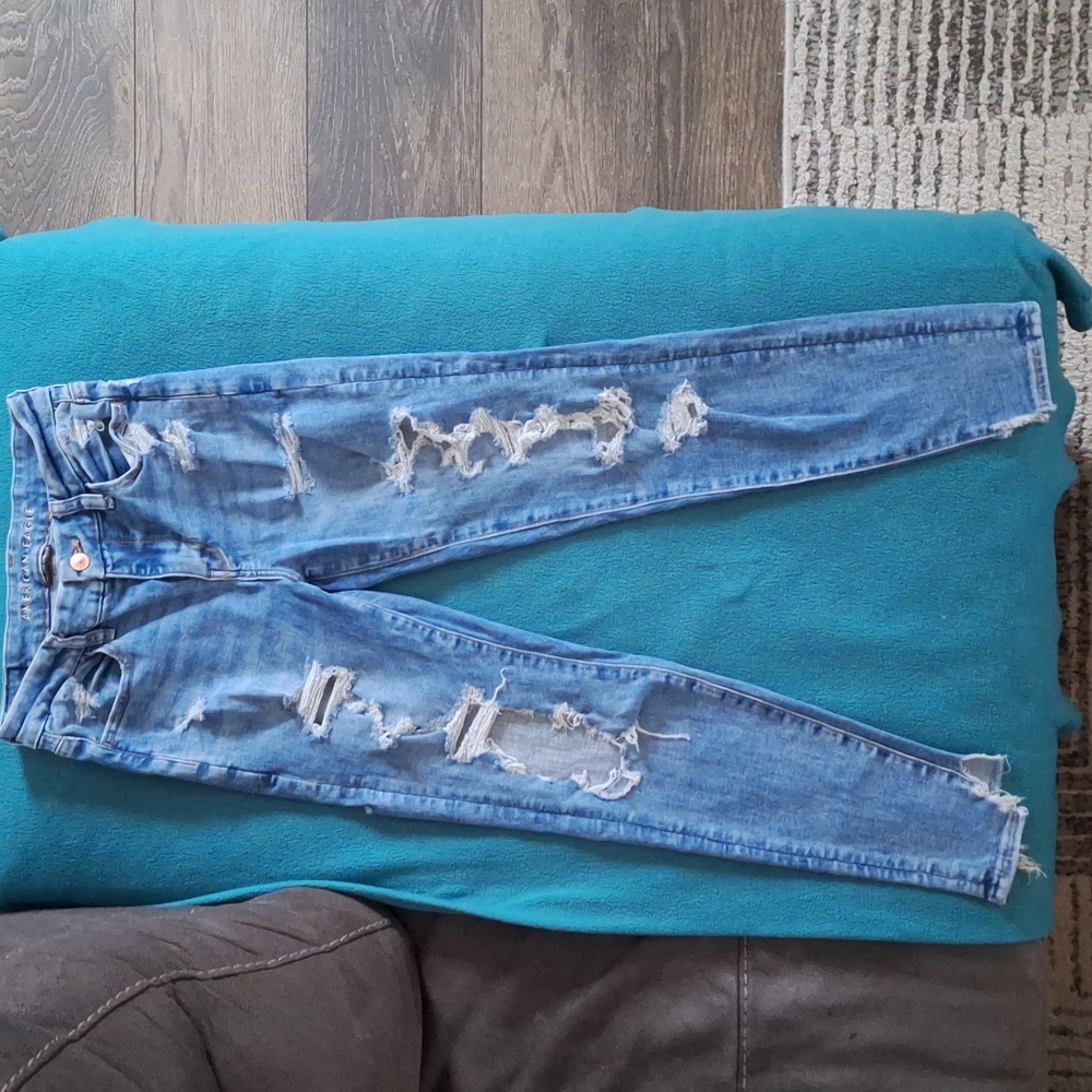 American Eagle Skinny Jeans * Size 2 Regular * In Great Condition * Women's